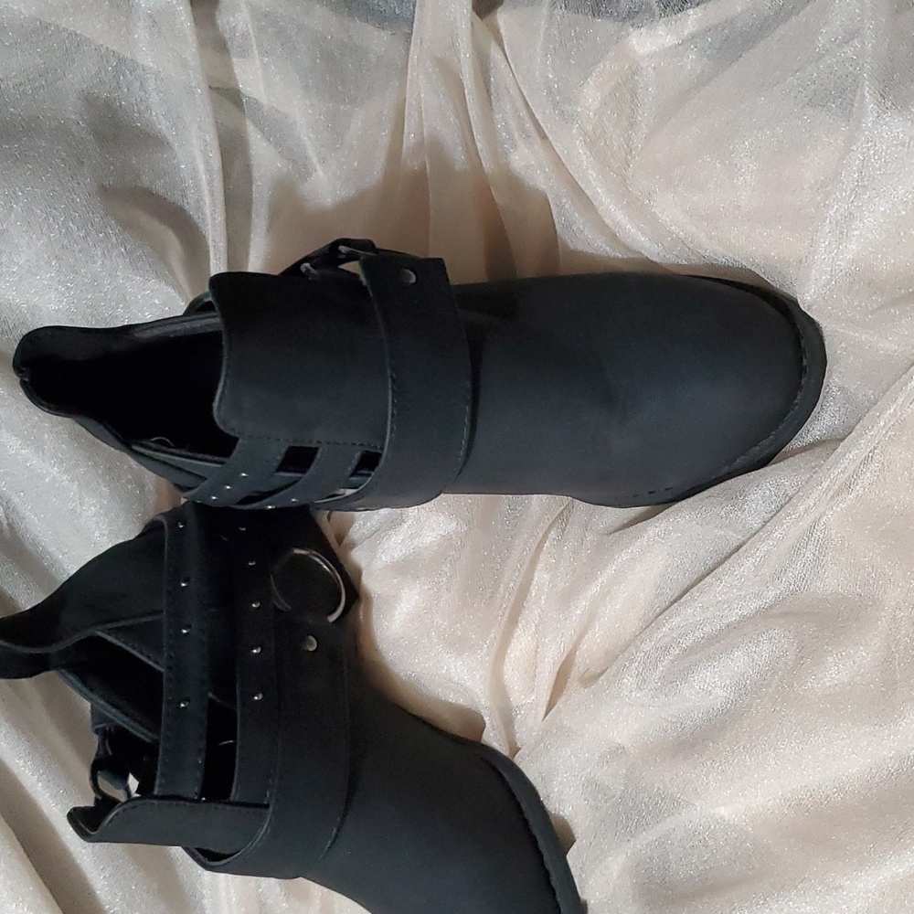 TINSTREE  BOOTIES WRAPPED BUCKLE - Picture 2 of 9